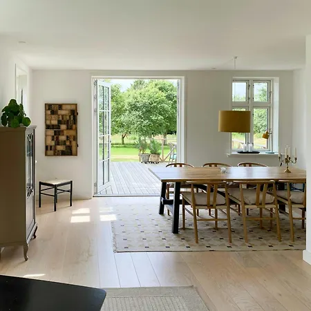 Scenic House With Sea Views In Birkeland Brydegard