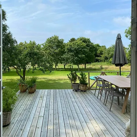 Nyaraló Scenic House With Sea Views In Birkeland